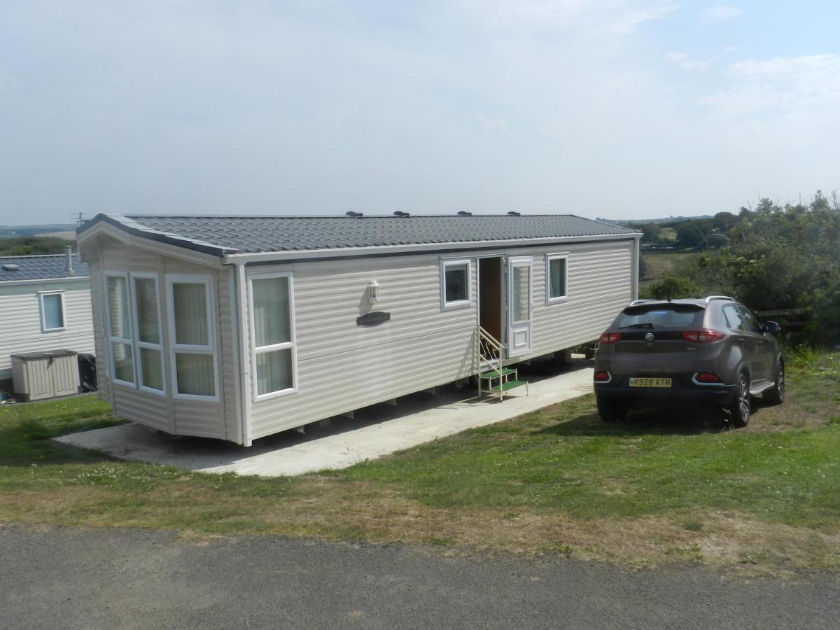 Cwtch Caravans Little Haven Экстерьер фото